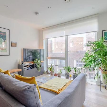 Superb 1 Bedroom Apartment 3Mins From Tube Station London Kültér fotó