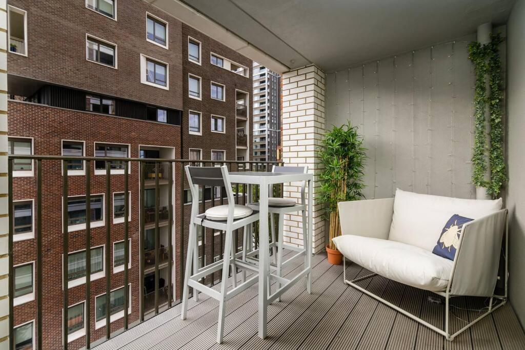 Superb 1 Bedroom Apartment 3Mins From Tube Station London Kültér fotó